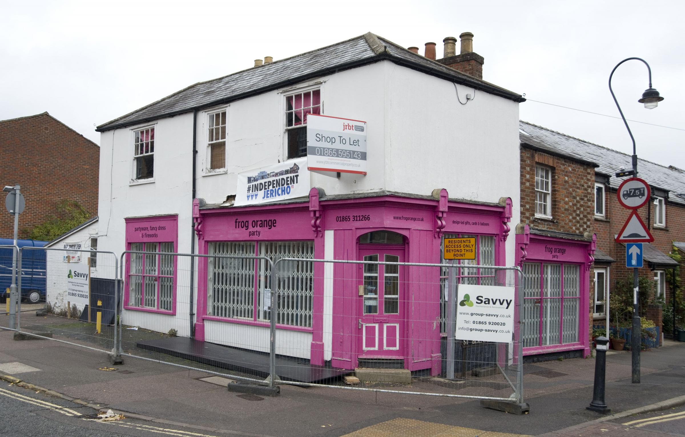 Frog Orange Party Shop In Jericho Oxford Barricaded For Safety Oxford Mail