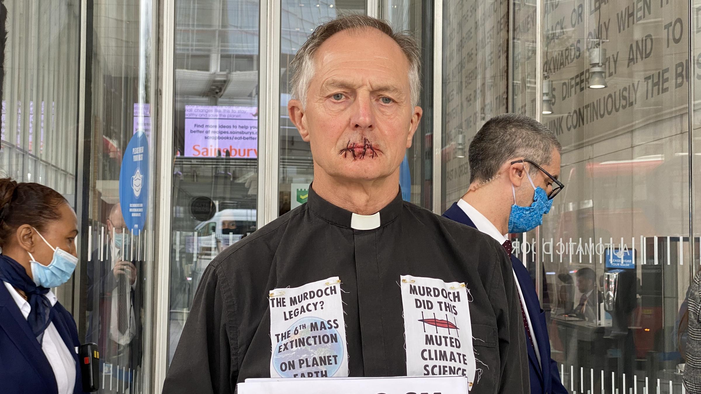 Oxfordshire vicar sews lips shut in protest against Rupert Murdoch | Oxford  Mail