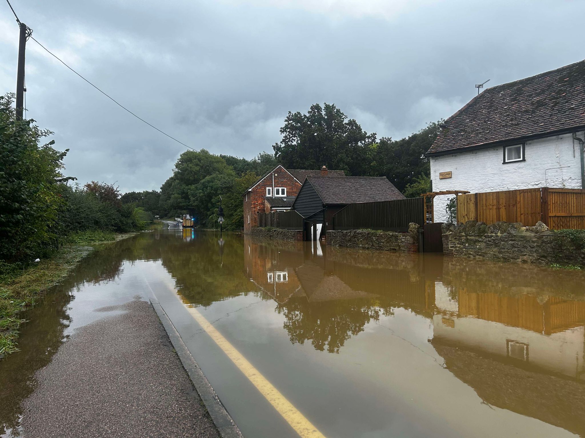 オックスフォードシャーで豪雨と洪水の可能性、気象庁が琥珀色の警報を発令